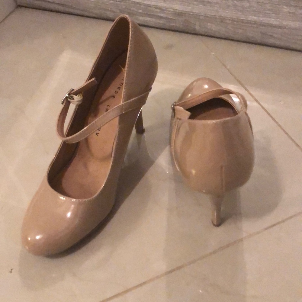 Heels - Picture 2 of 2